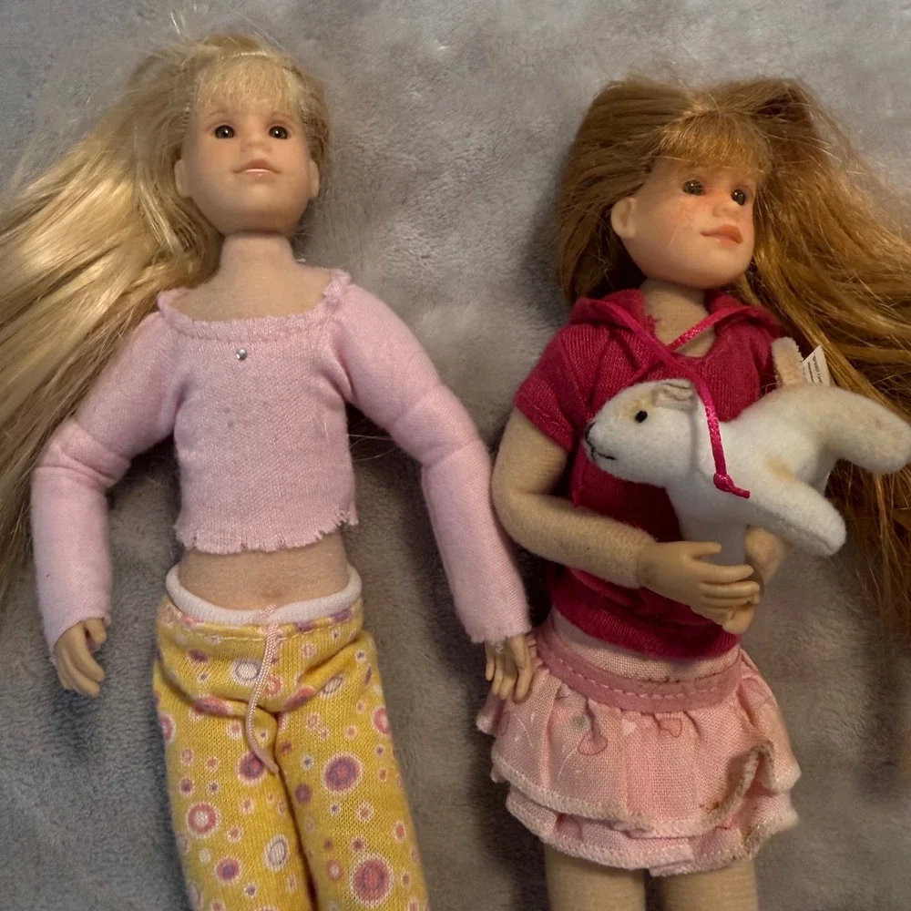 Only Hearts‎ Club Dolls Lot of 2 w/ Outfits & Plush Dog Early 2000s